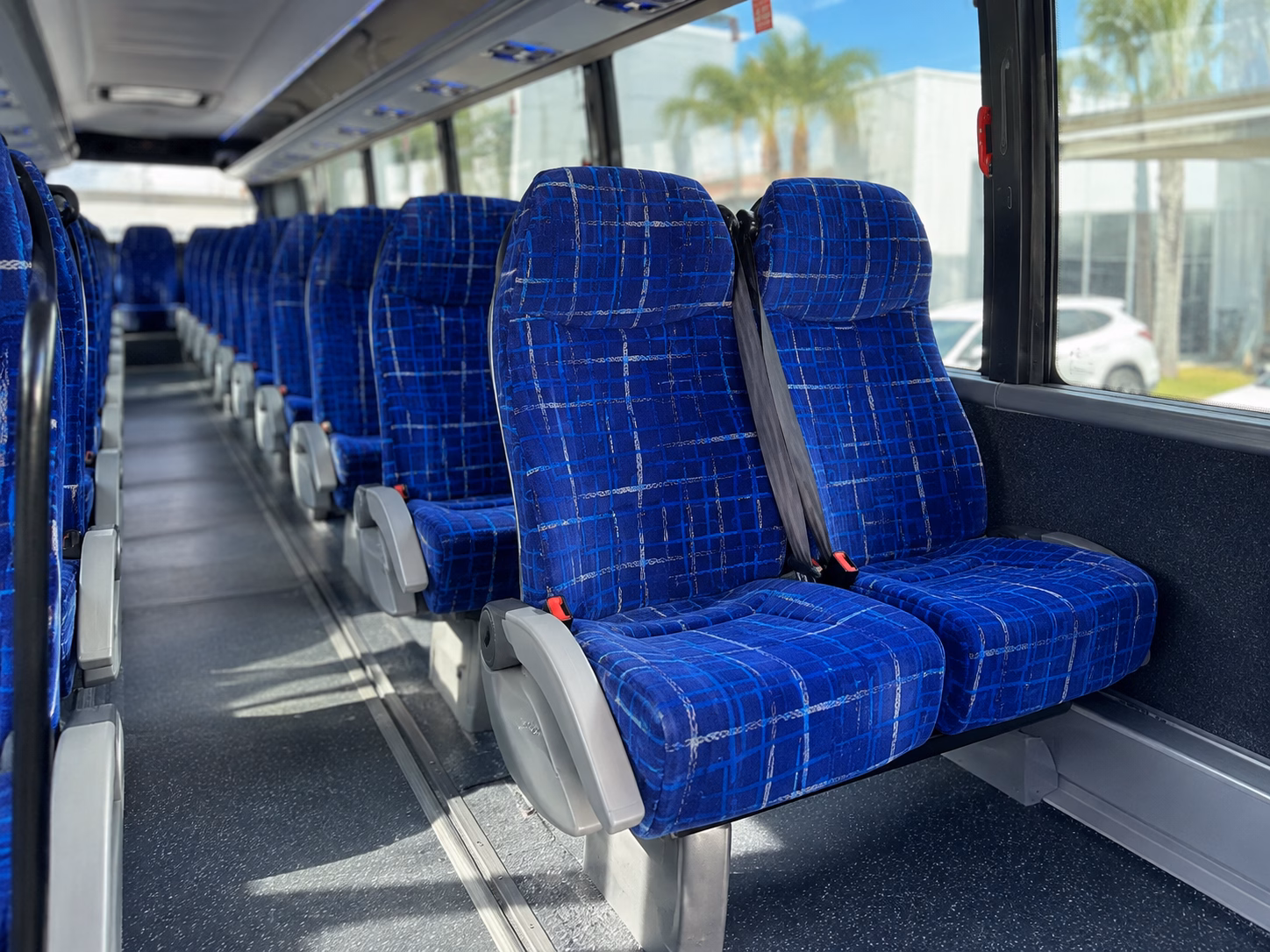 charter buses for north shore estate and barn wedding weekends