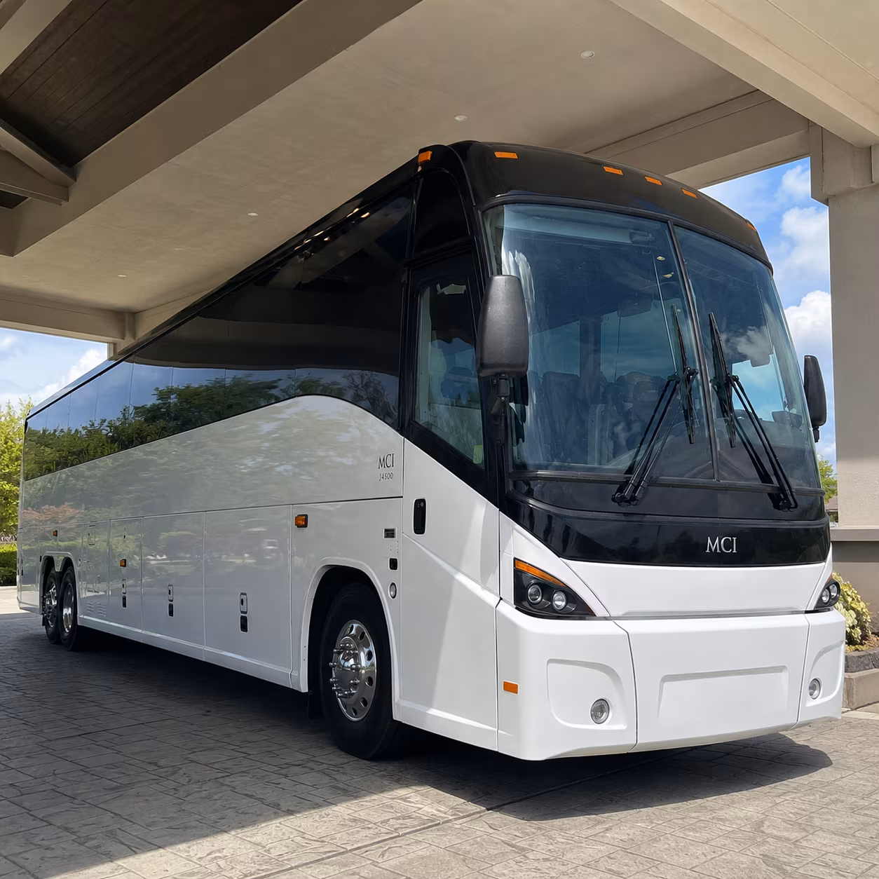 employee shuttle buses to cummings center and route 128 business parks