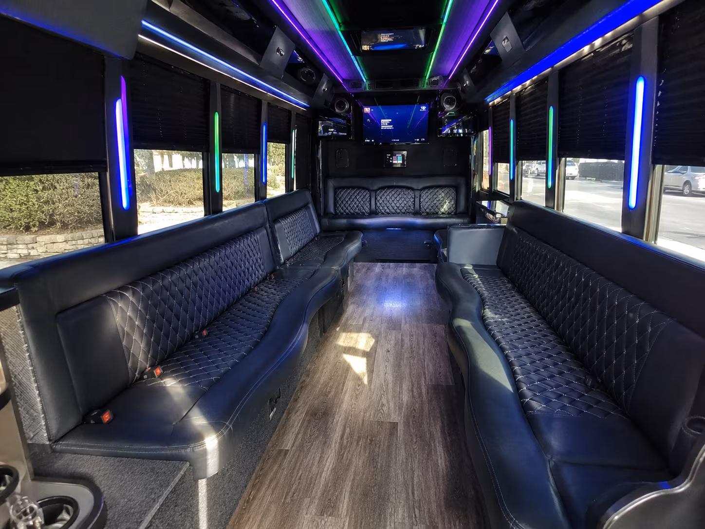lynn 15 passenger party bus interior