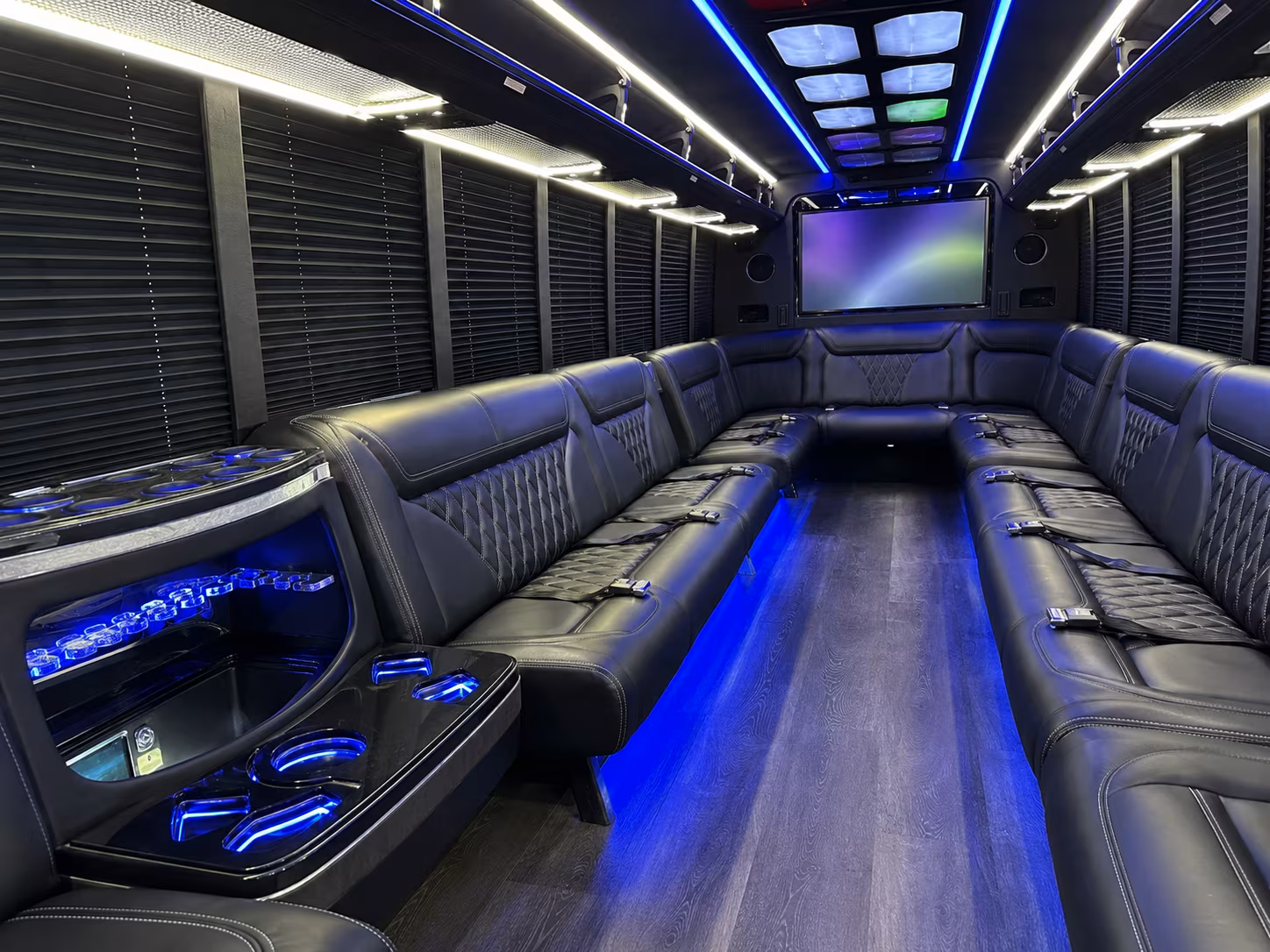 lynn 20 passenger party bus inside