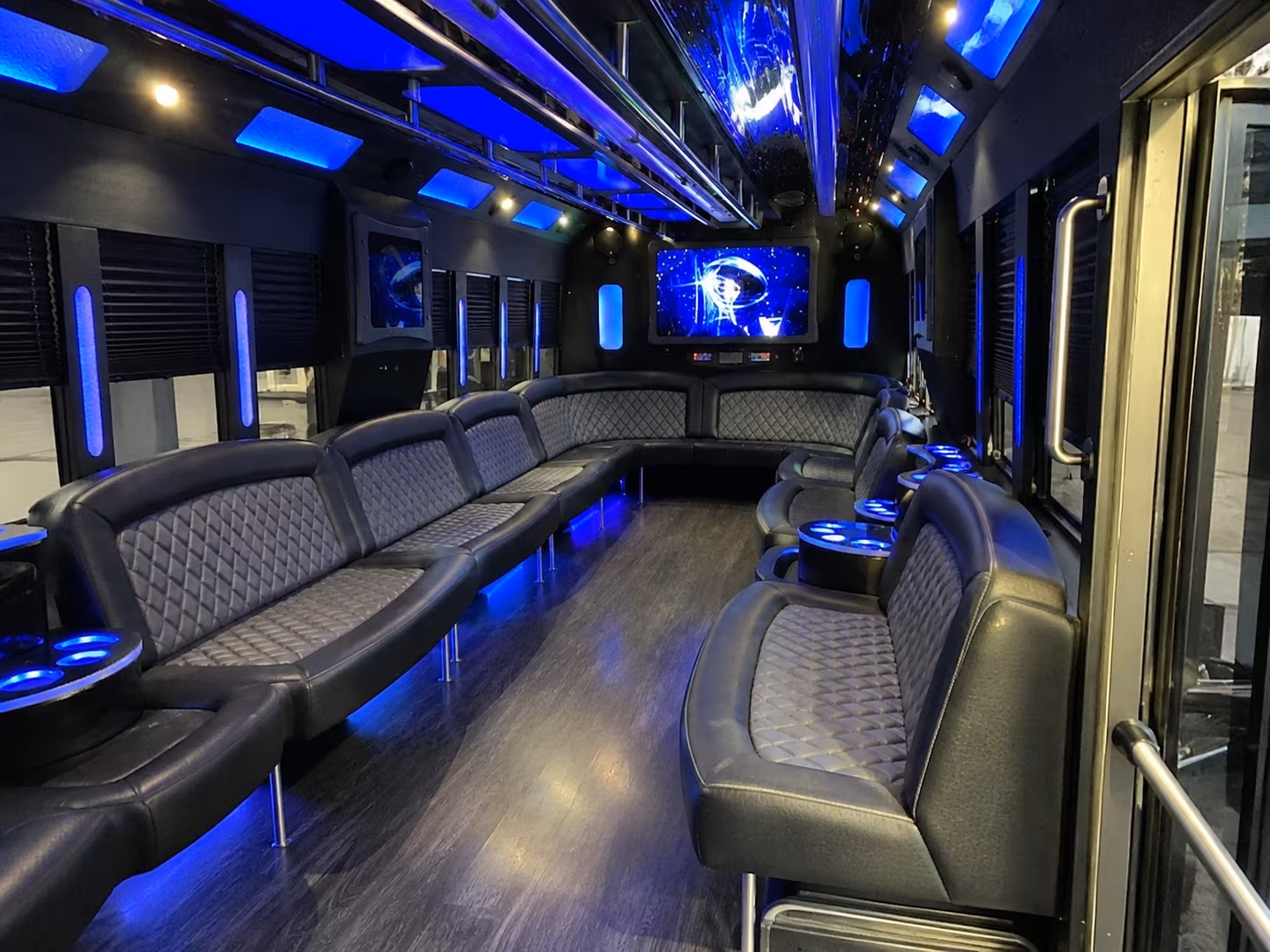 lynn 28 passenger party bus interior